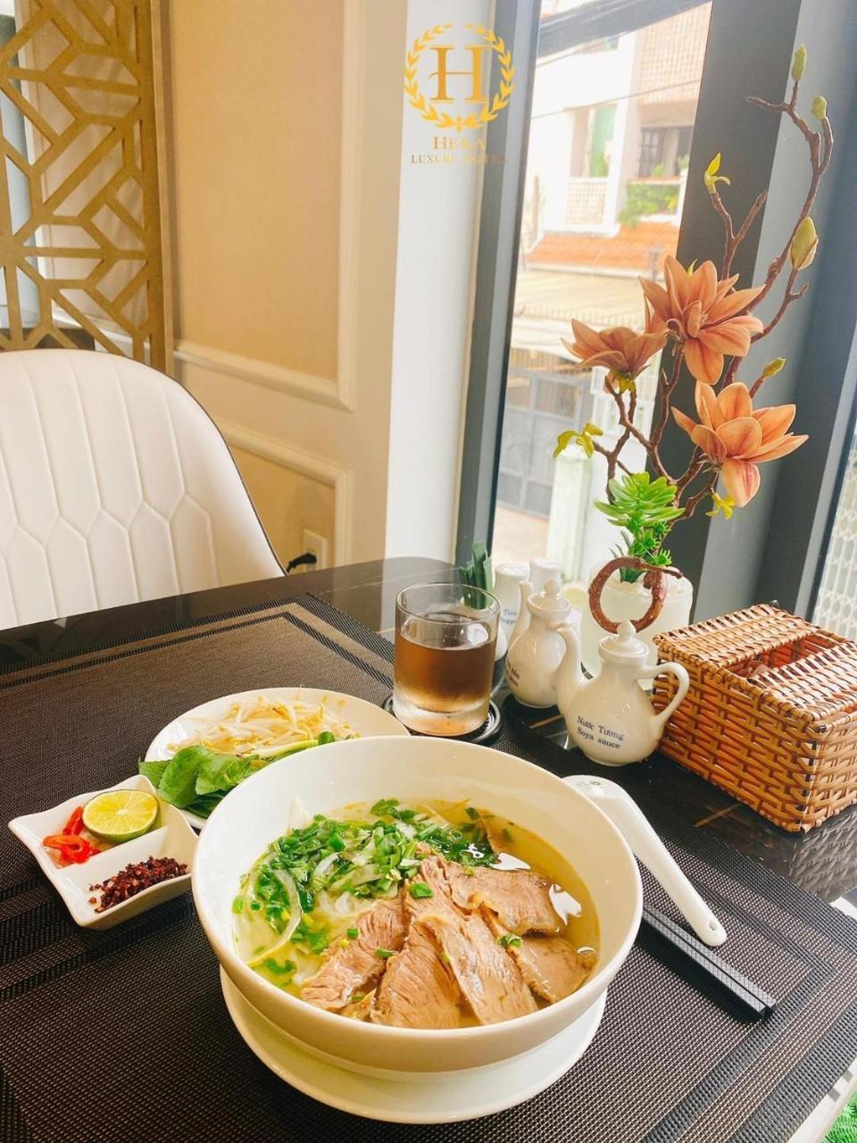 Hera Hotel Airport Hô Chi Minh-Ville Extérieur photo